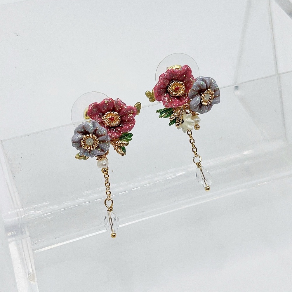 Les Nereides flower earrings
